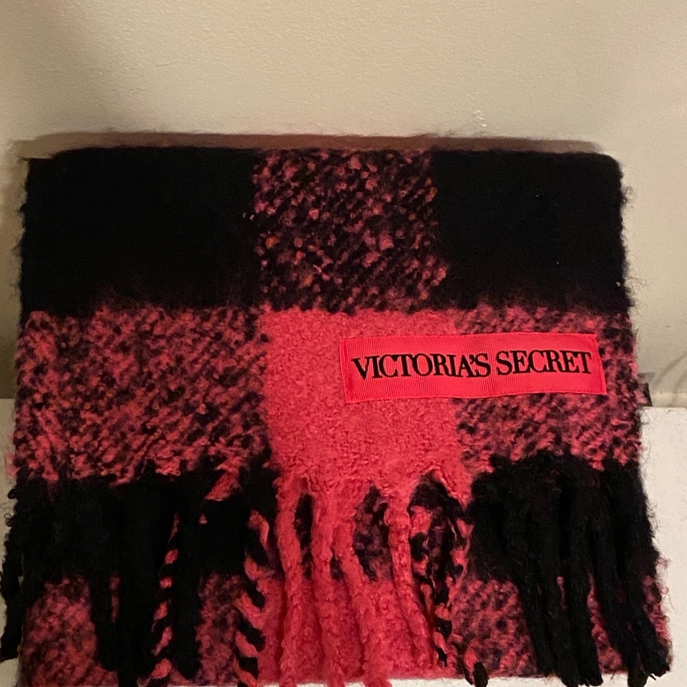Victoria’s Secret Winter Angel Collection Scarf